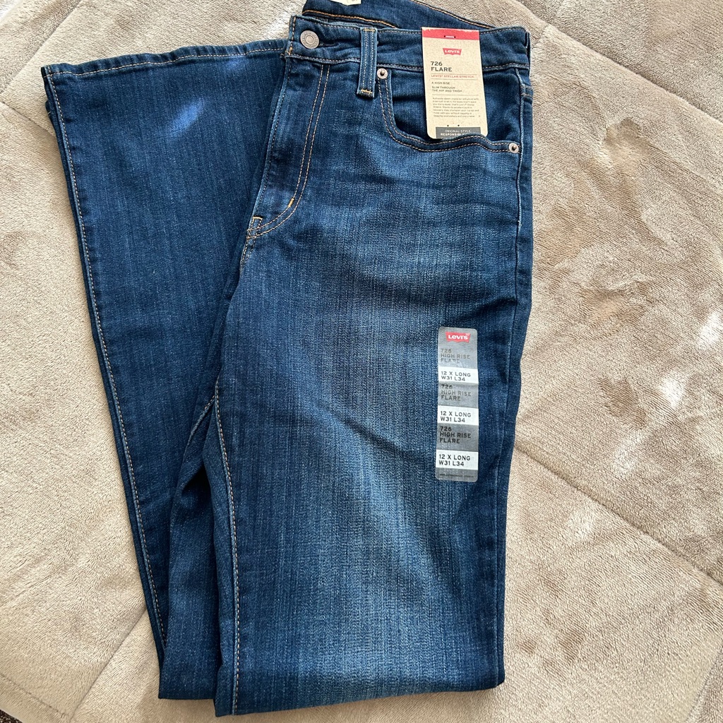 726 Levis